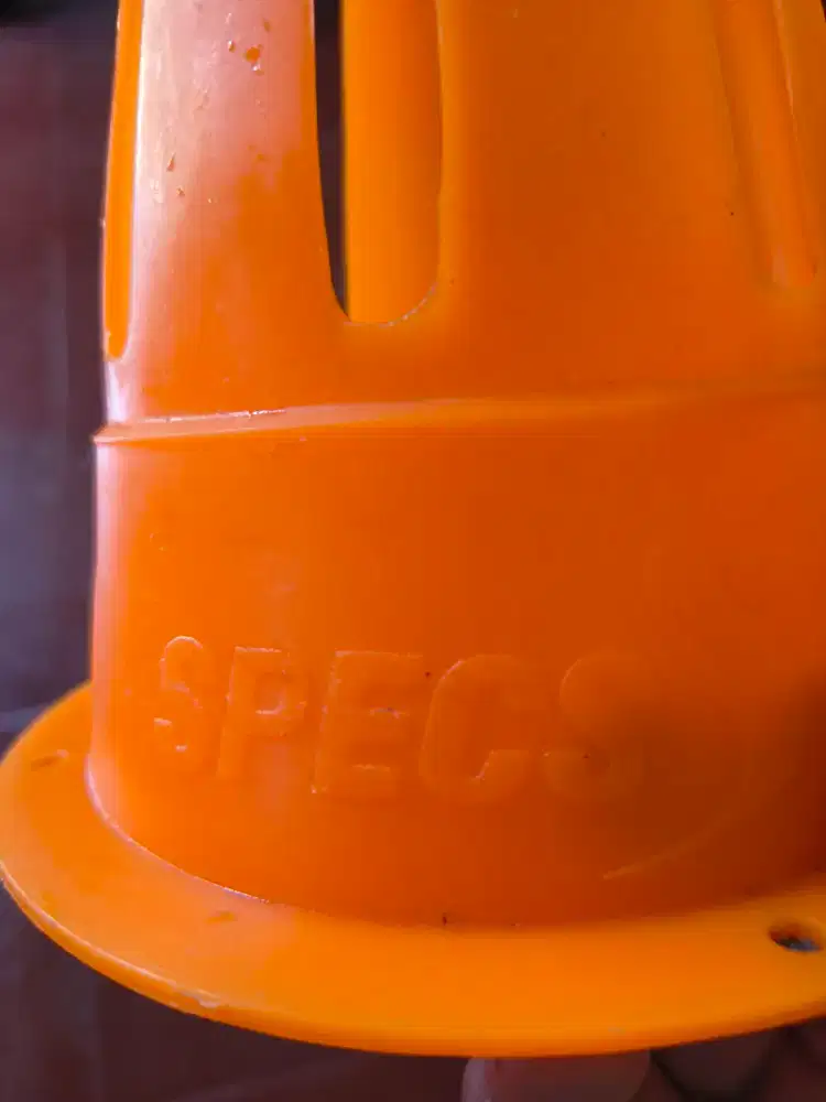 Cone latihan bola anak2 merk specs ori