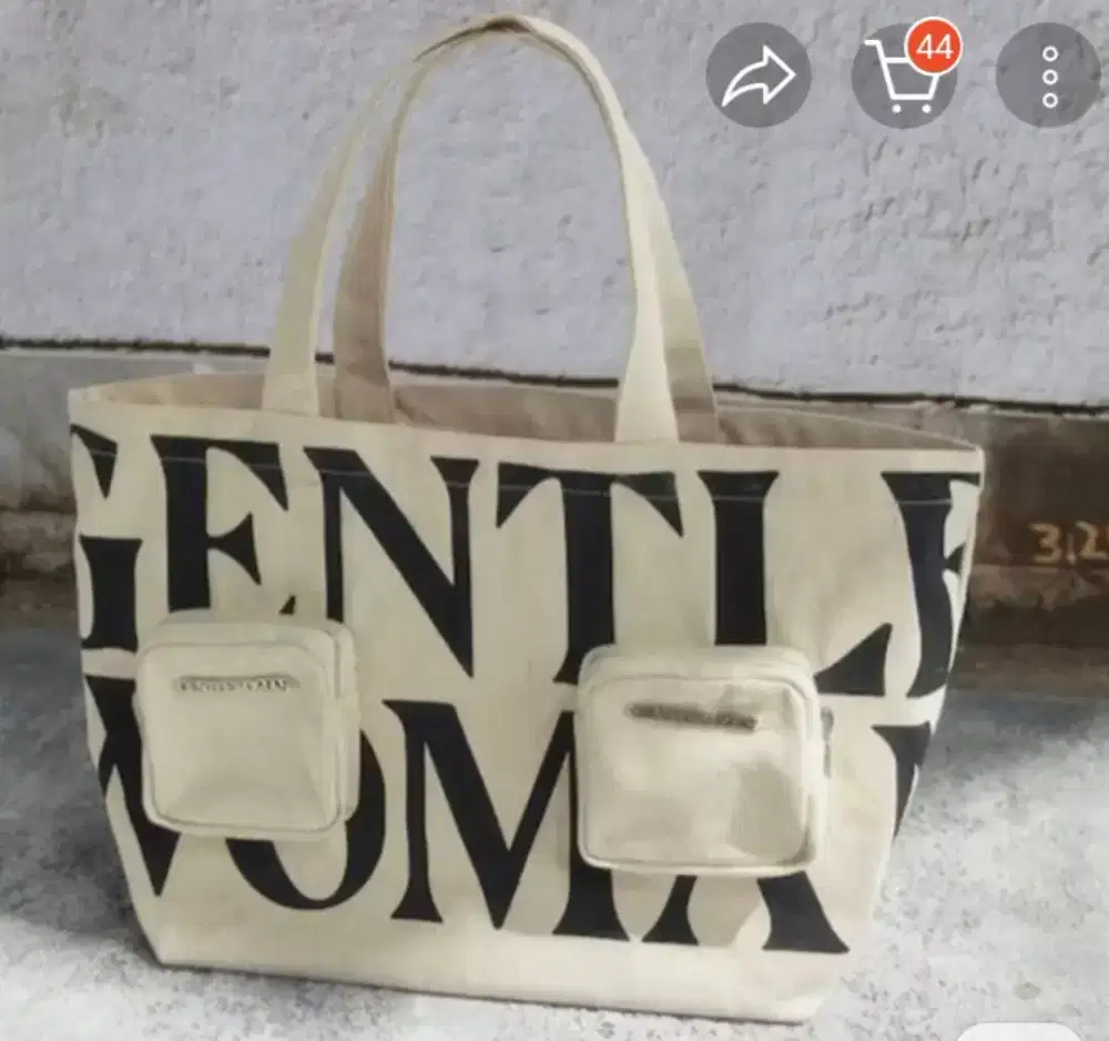 D jual tas tote kanvas UNIQLO & GENTLE WOMEN masih baru
