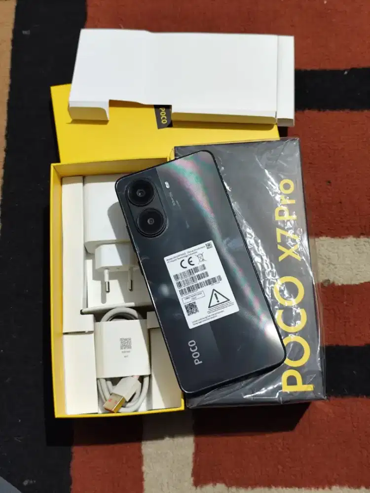 Poco X7 Pro 12/512 

Kelangkapan Fullset