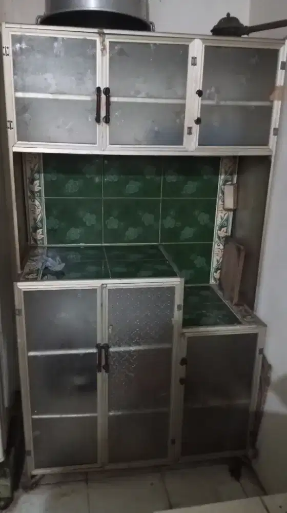 Rak piring dan lemari baju