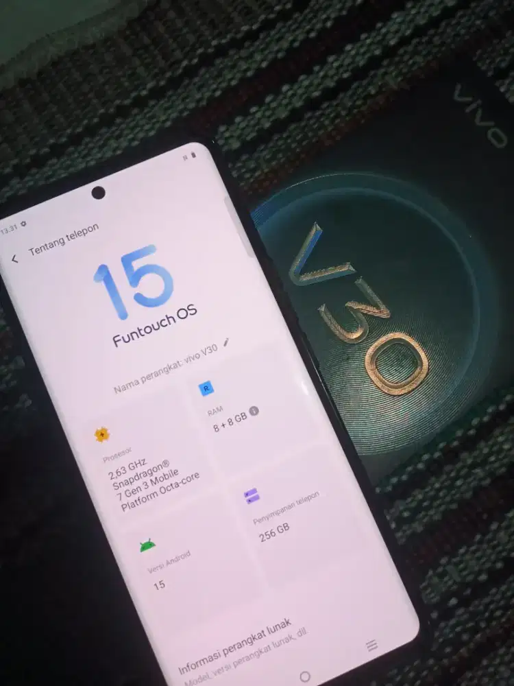 Vivo v30 ram 8/256