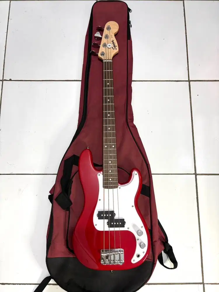 Bass Squier Mini th 2024