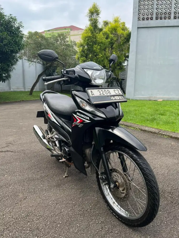 Jual Revo 2017 Pemakaian 2018 warna Hitam Merah