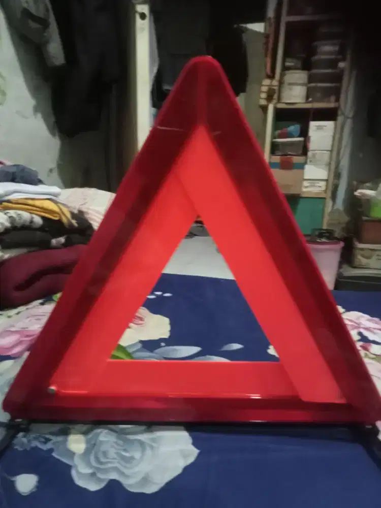Di jual warning triangle