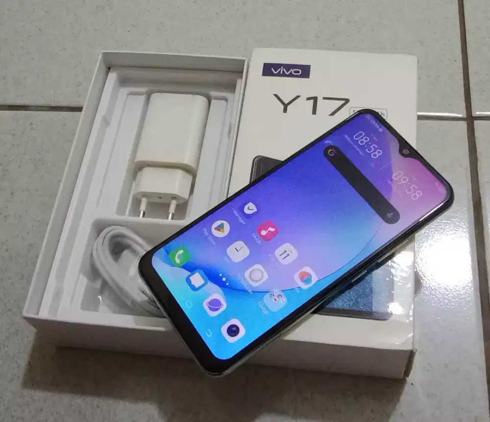 VIVO Y17 Ram 8GB (fulset) warna biru muda