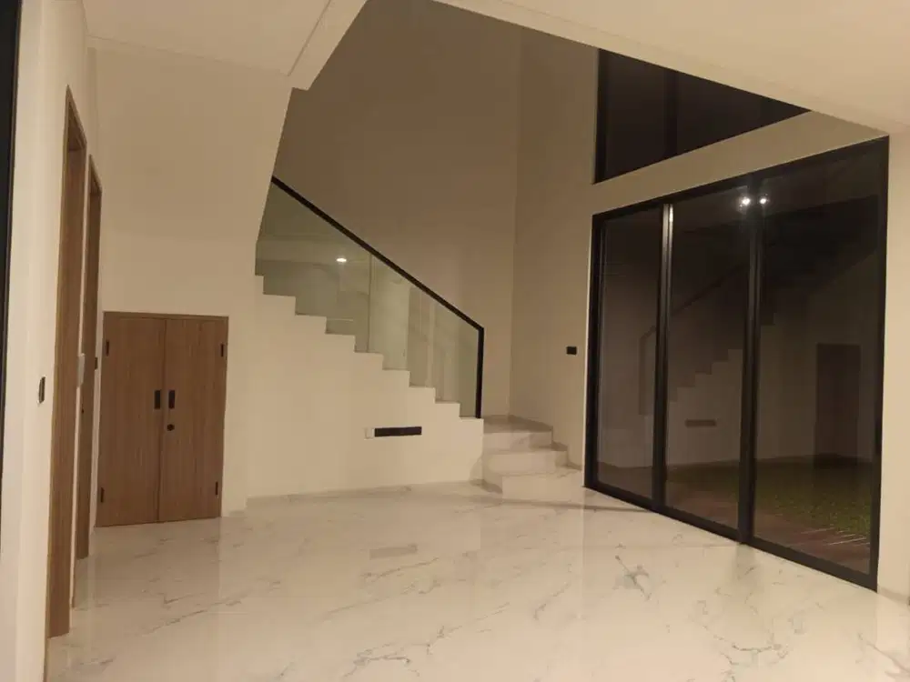 Disewakan Rumah Baru Cluster Hillary Summarecon Bandung