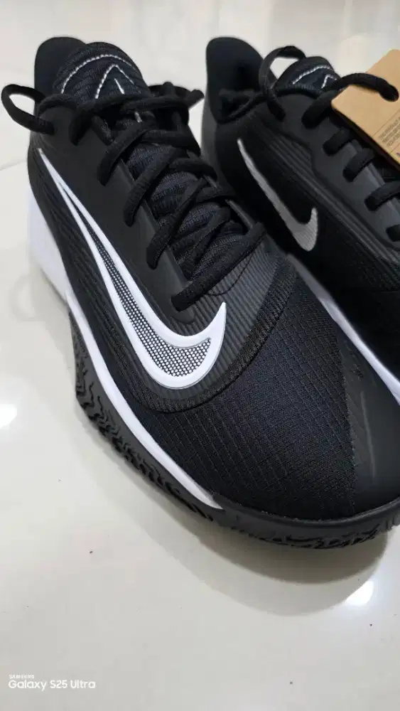 Sapatu nike precision