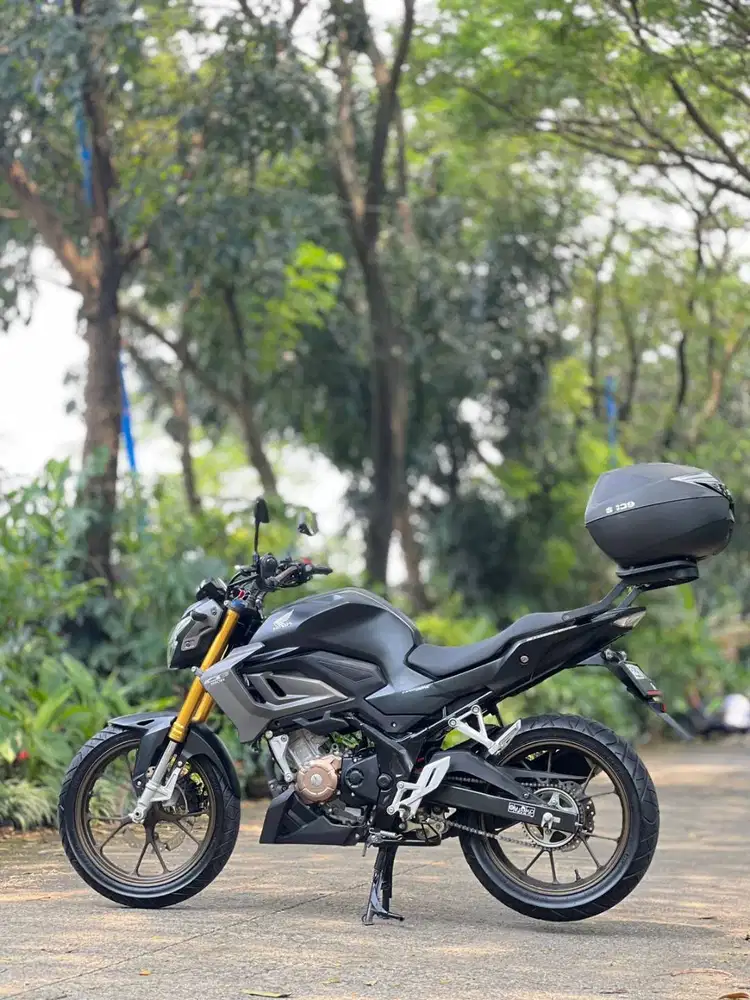 HONDA NEW CB150R 2023 BLACK KM 3K PAJAK ON SIAP GAS JAUH