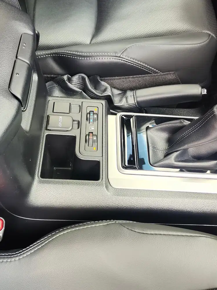 Toyota Land Cruiser Prado TXL 2.7 Bensin 2023