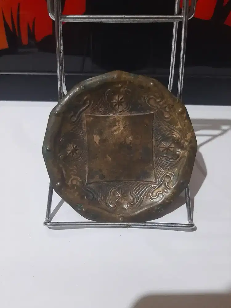 Pajangan piring antik kuningan