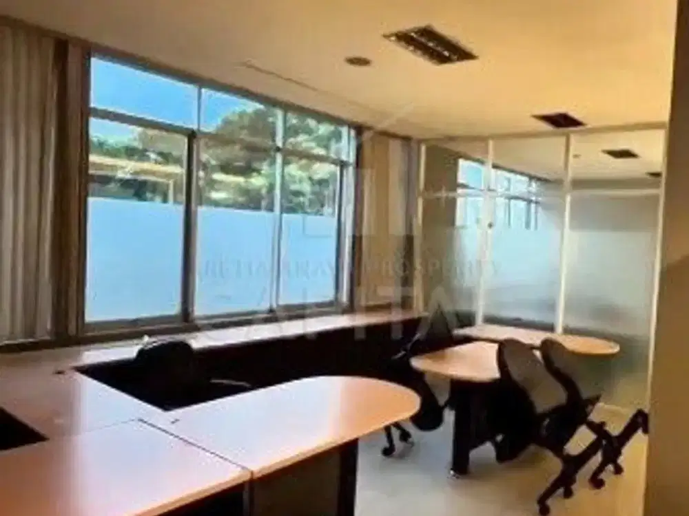 GEDUNG 3 LANTAI TENGAH KOTA BANDUNG DAERAH ELITE