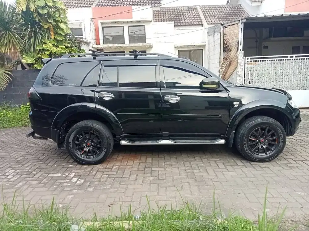 Mitsubshi Pajero Sport Exceed 4 x 2 AT Tahun 2010