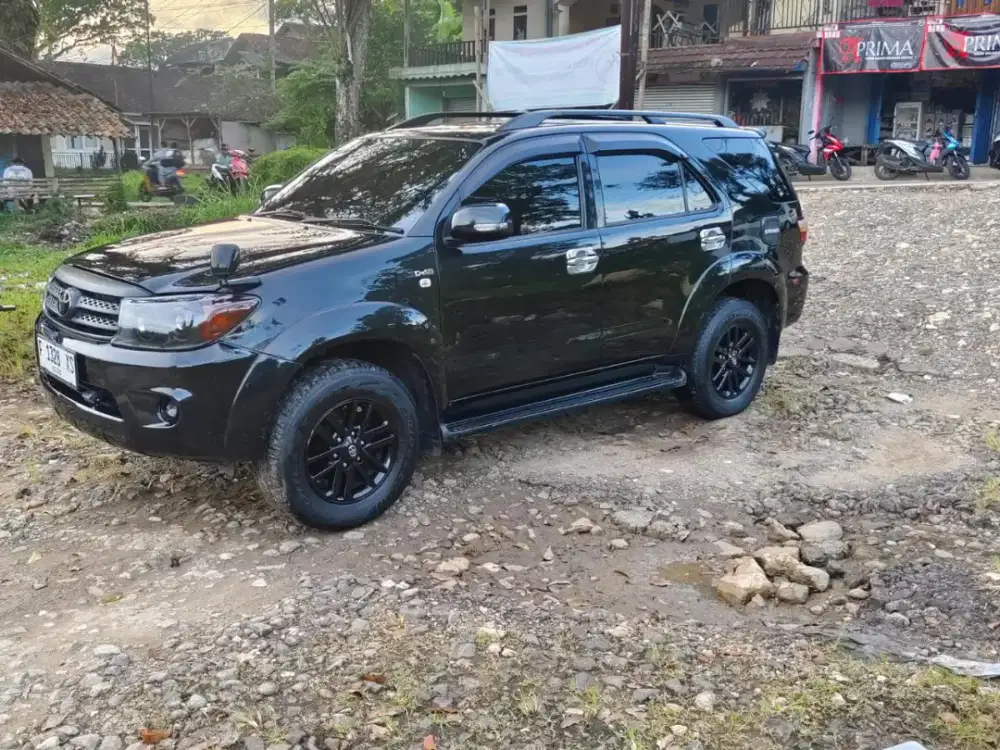 FORTUNER 2.5G MATIC SOLAR TAHUN 2009