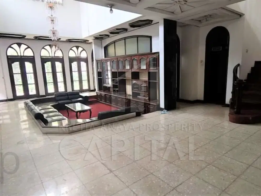 RUMAH LUAS DI SUTAMI COCOK UNTUK BERBAGAI USAHA