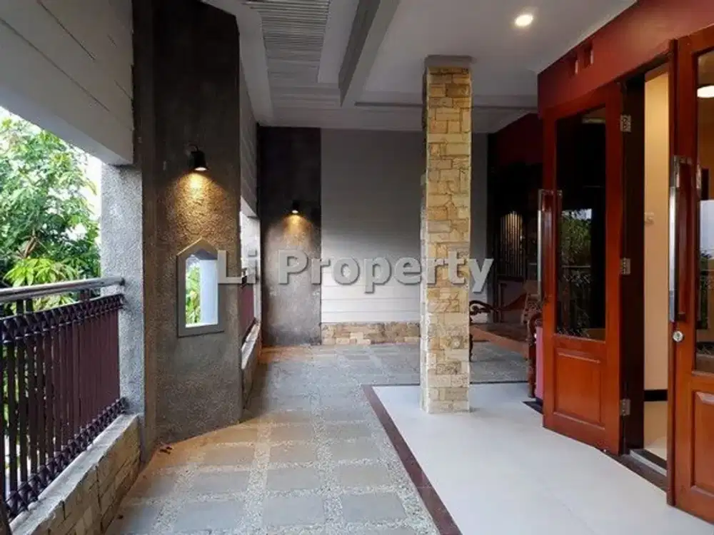 Mugas,Tengah Kota, top view, dekat Lapangan Trilomba Juang, Semarang