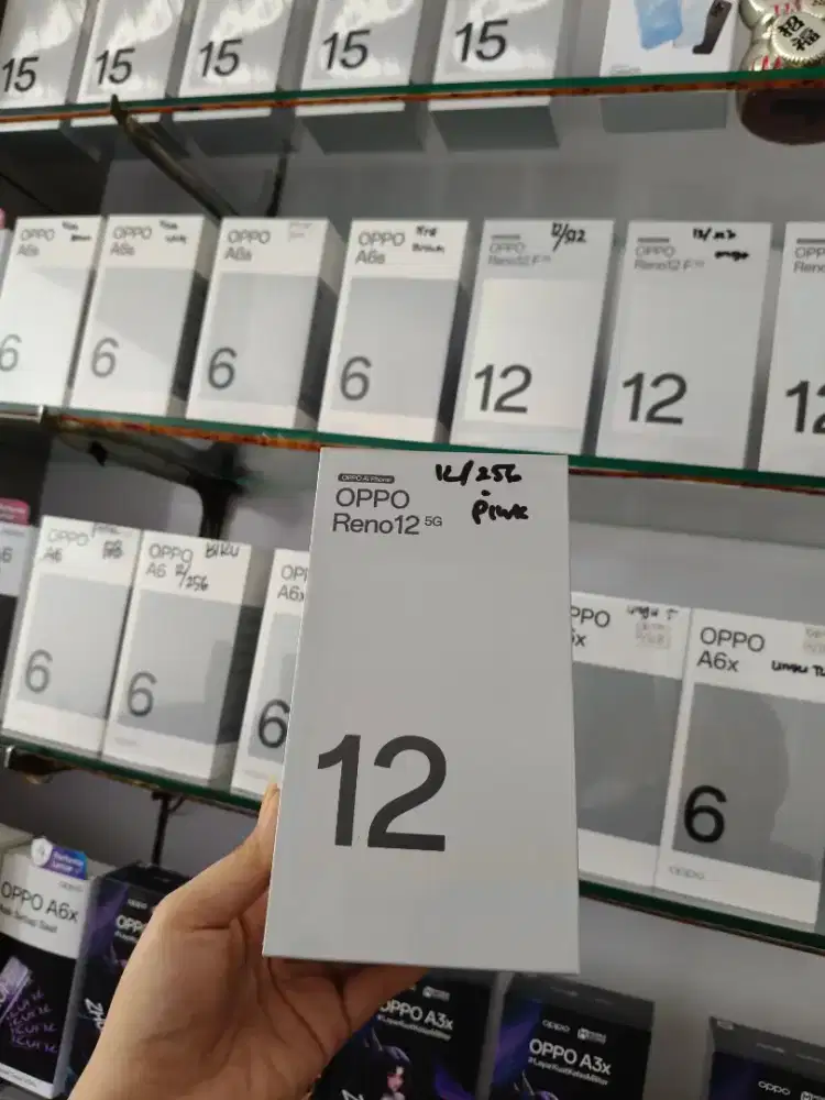 Oppo Reno 12 5G RAM 12/256 gb BARU SEGEL GARANSI RESMI