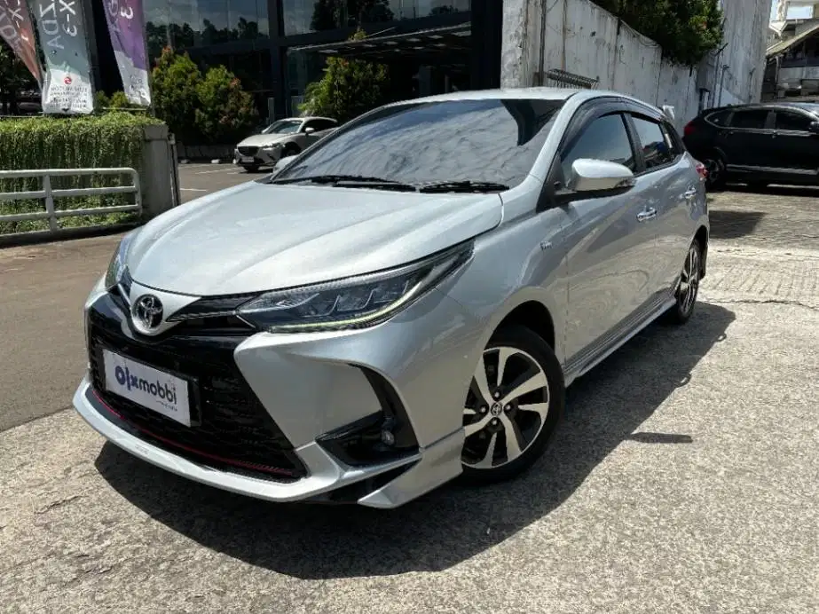 DP MURAH Toyota Yaris 1.5 S Bensin-AT 2021 Silver C6UMT