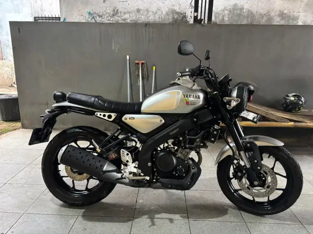 YAMAHA XSR 2024 KM 6 rb kondisi bagus
