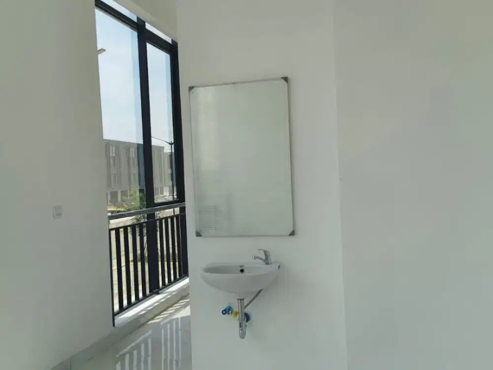 Ruko Ebony Island Batavia Pik, Uk 4,5X18 (3 Lantai) Gandeng Murah