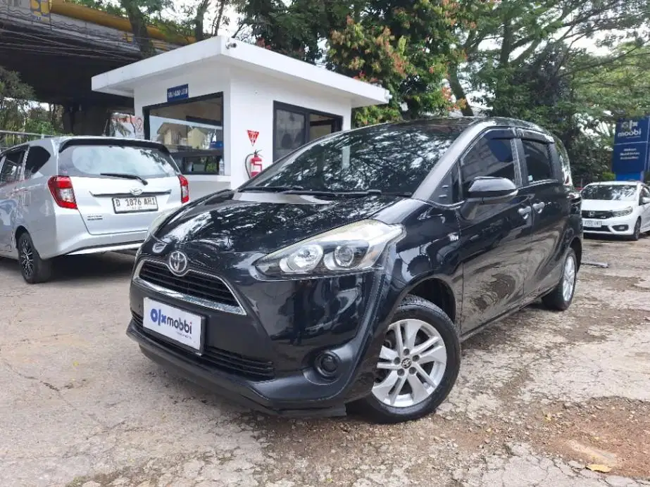 LOW DP Toyota Sienta 1.5 E Bensin-MT 2017 AGJ