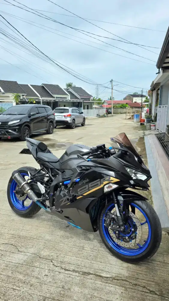 Kawasaki ZX25 R SE QS ABS