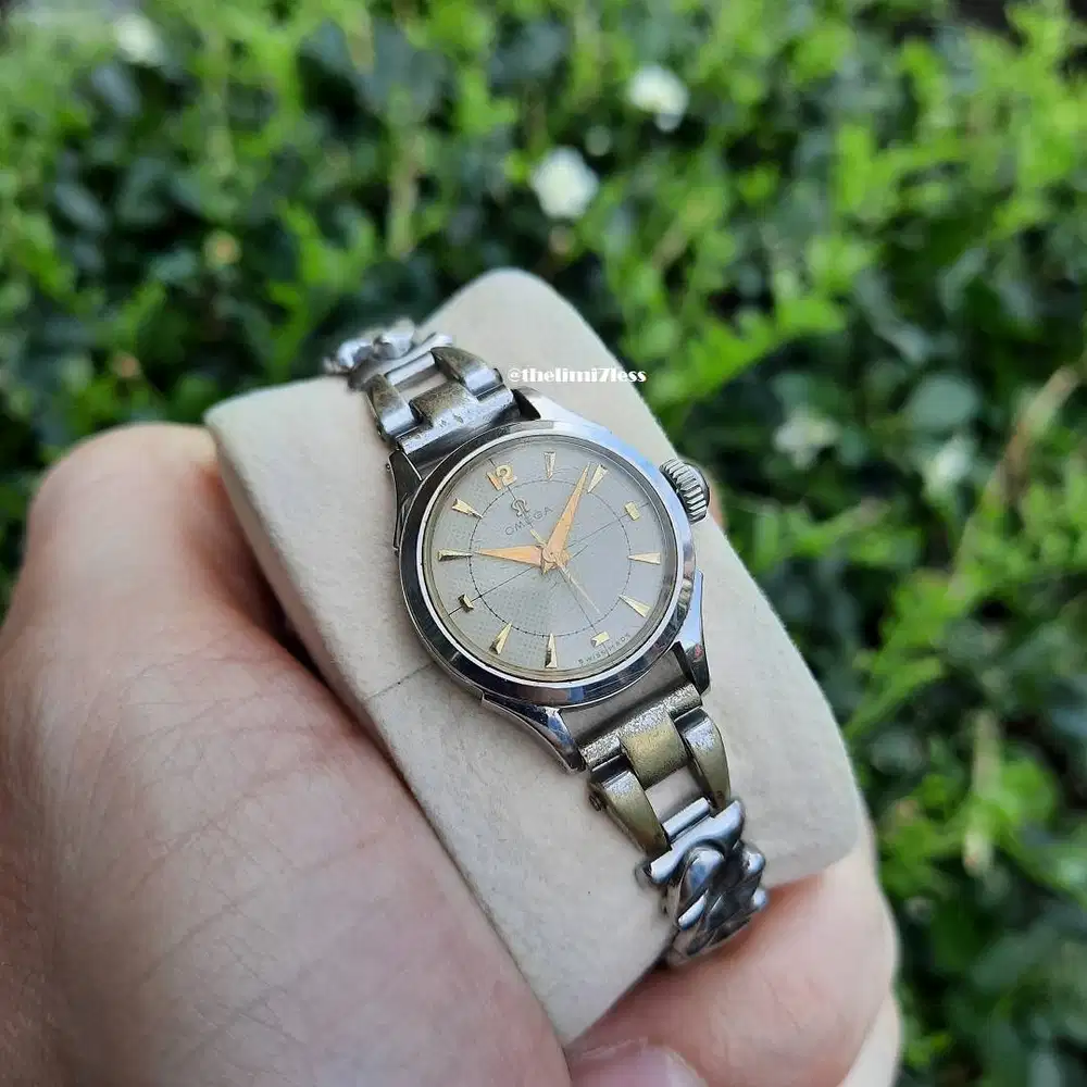 Jam tangan Omega mechanical 17 jewels swiss made 1950's cal 252 ref 25
