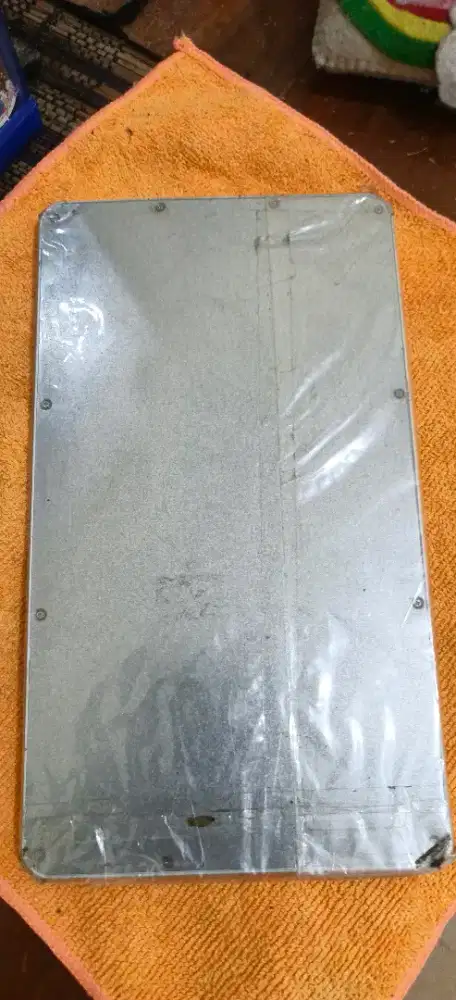 Keyboard blutut warna putih