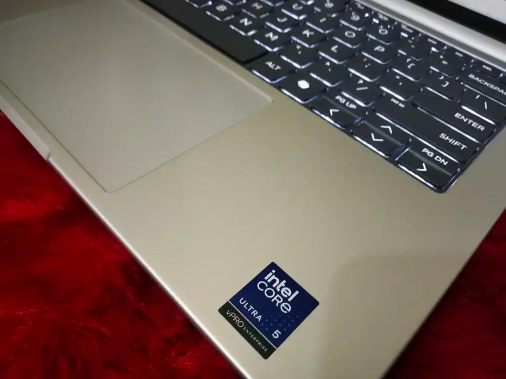 Laptop high HP Elitebook 8 G1i/Intel core ultra 5-235u/RAM 16 SSD 256