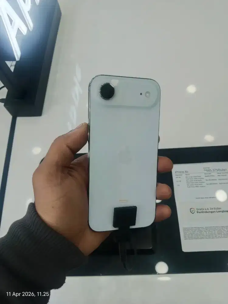 Iphone Air, resmi . Cicilan tanpa DP,, Syarar Cukup KTP.