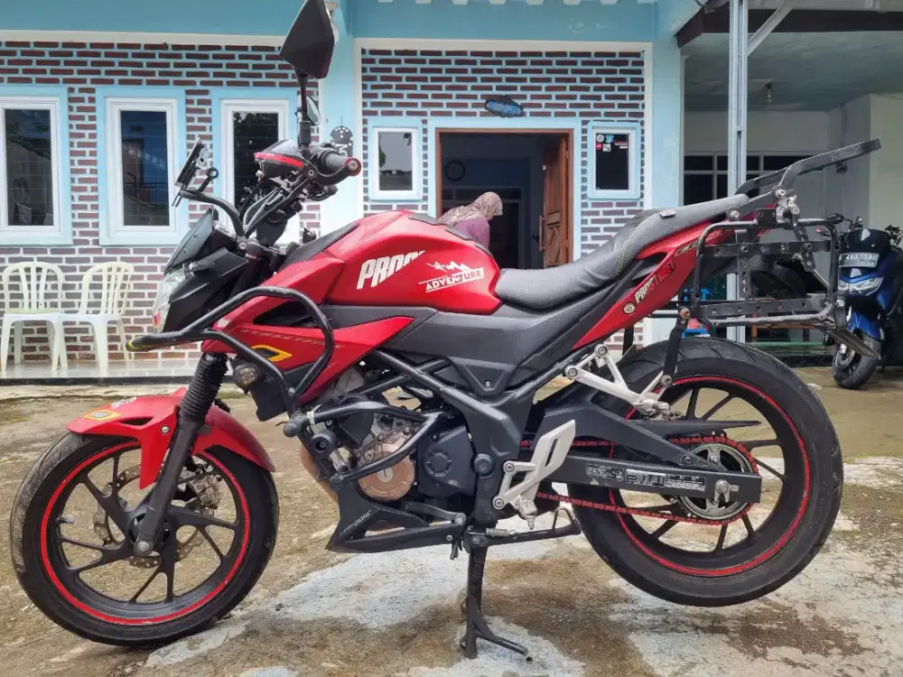 HONDA CB 150R STREETFIRE