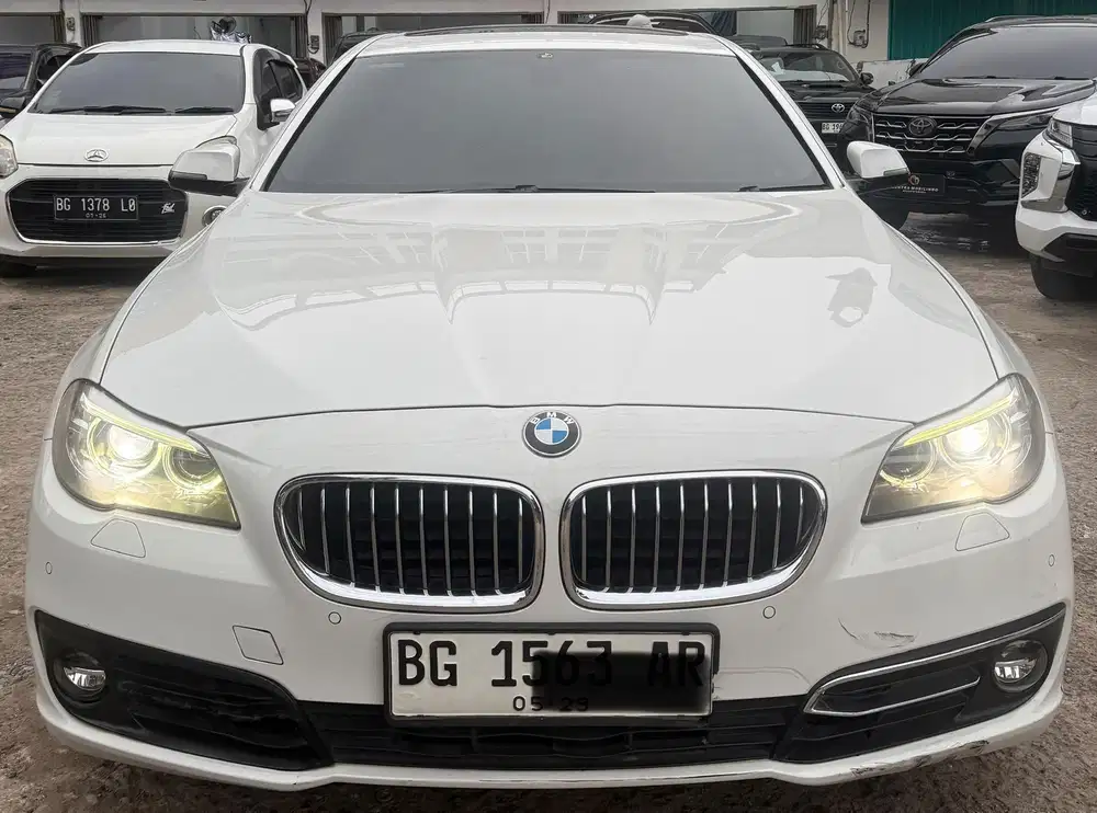 (Odo60Rb)BMW 520 i AT 2014/2015