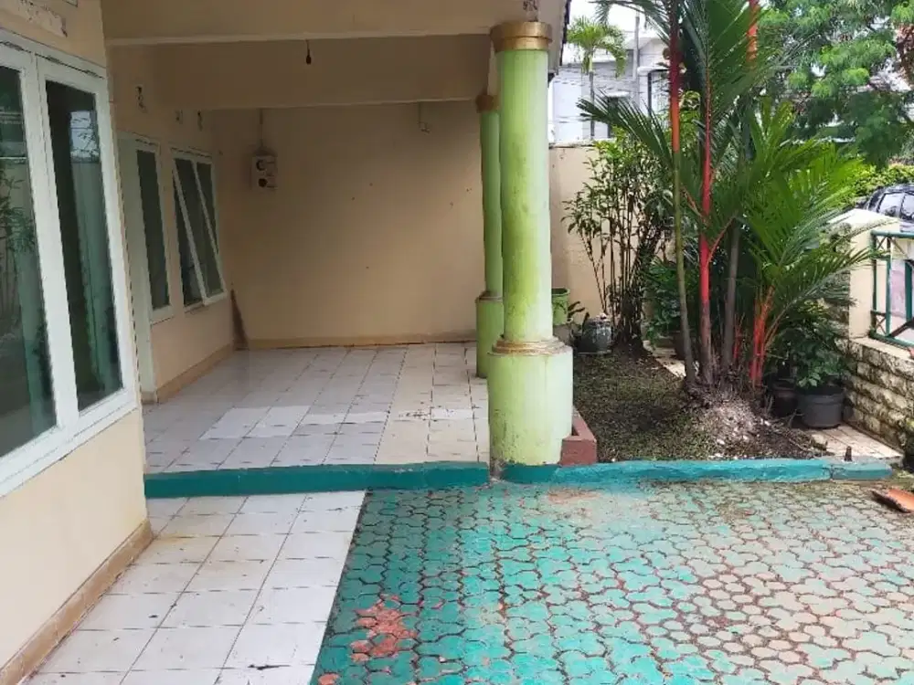 DIJUAL Rumah Lama HITUNG TANAH Lokasi Strategis di Ciateul Pungkur Regol Bandung