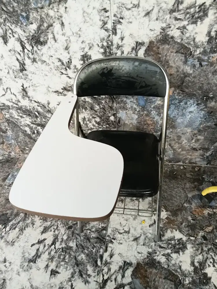 Dijual bangku kuliaah mrk Chitoes ek kantor