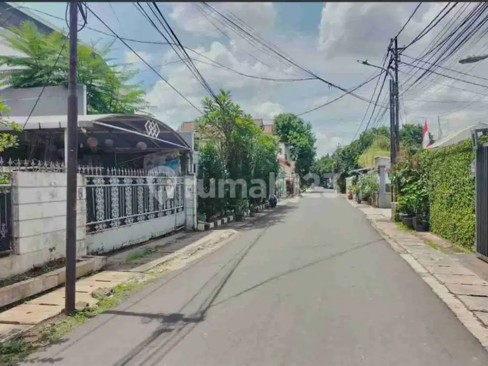 Rumah Tua di Cipete Cilandak dekat MRT Cipete dan Haji Nawi