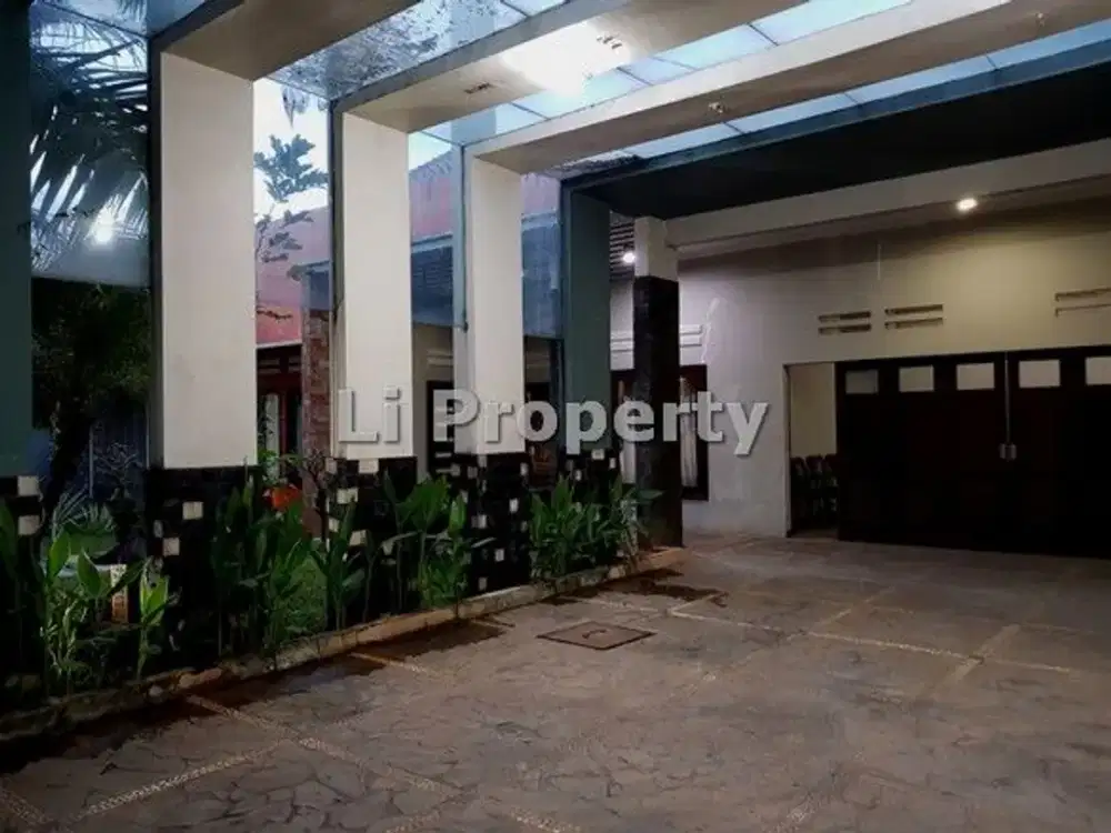 Telagabodas, Gajahmungkur, dekat AKPOL, swimm pool, Semarang