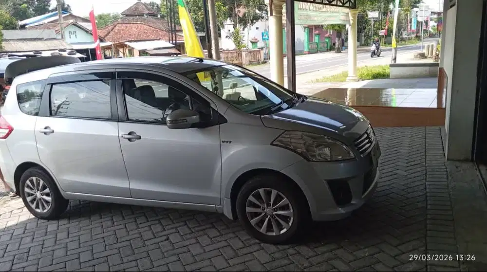 Suzuki ertiga GL 1.4 plat S 2013 Yon mobil bekas sekoto kediri
