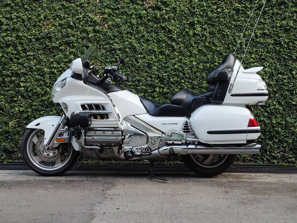 HONDA GOLDWING GL 1800 2011 FULLPAPER FULL SPEC SANGAT ISTIMEWA