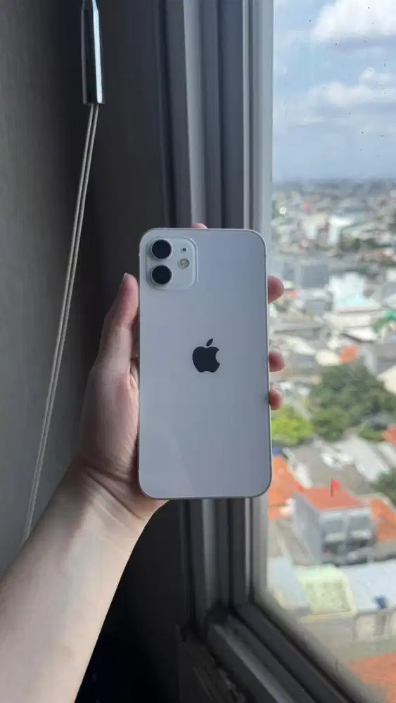 iphone 12/128 white