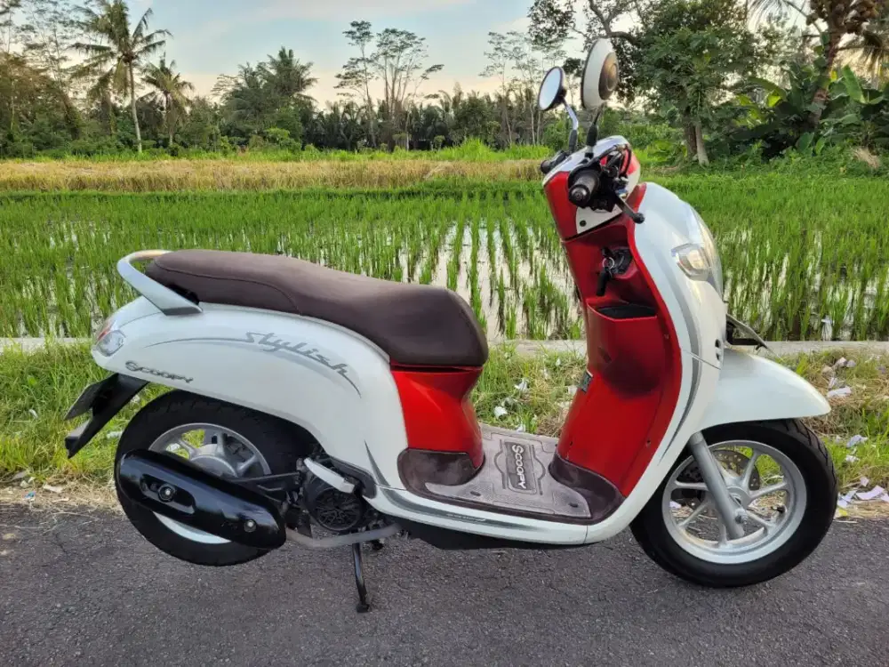 SCOOPY STYLISH 2020