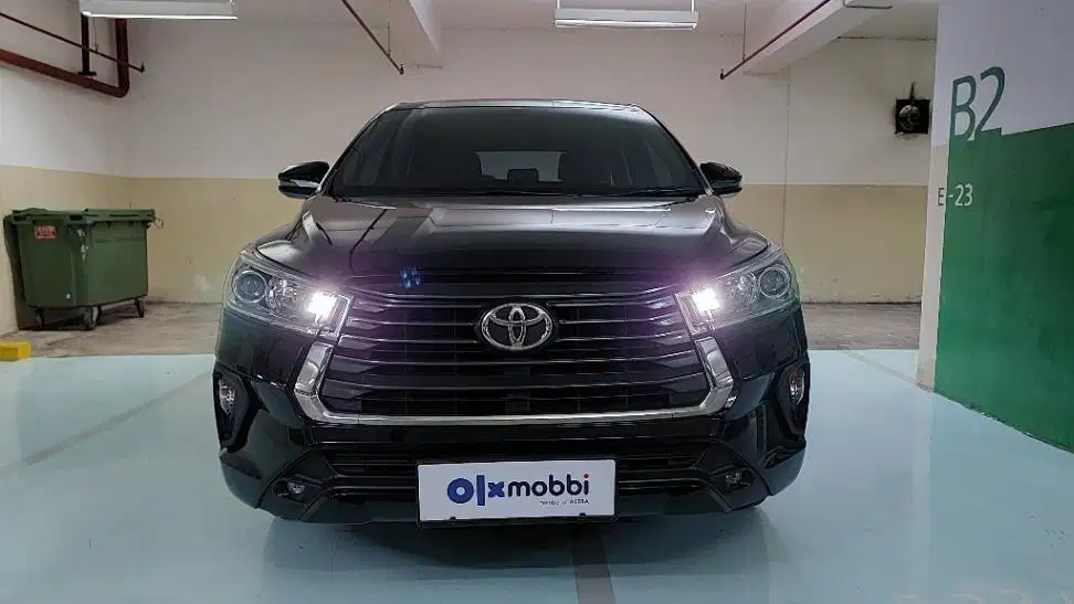 TDP 16JT, Toyota Kijang Innova 2.0 V Luxury Bensin-AT Hitam 2021