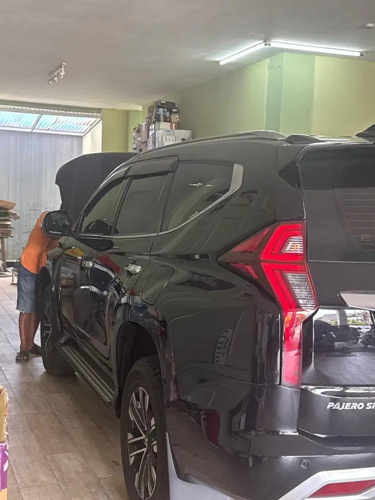 Pajero sport Dakar 4x2 Hitam 2021