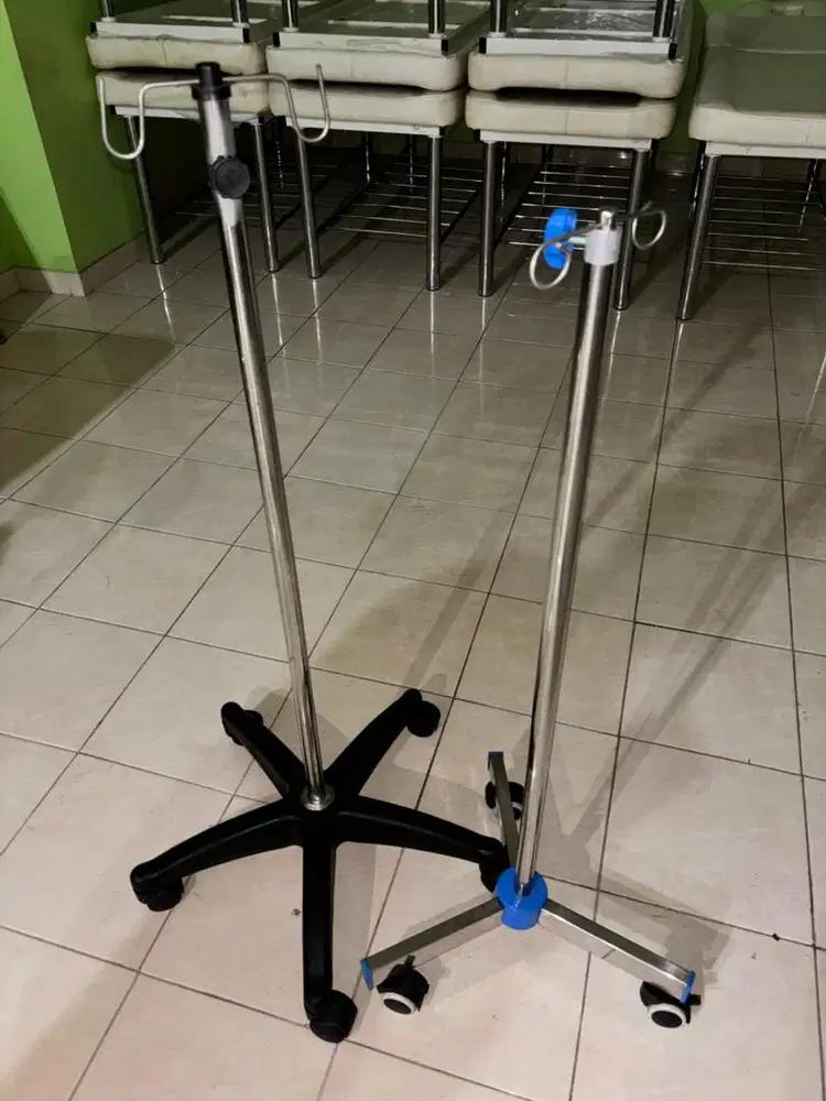 Tiang infus medis