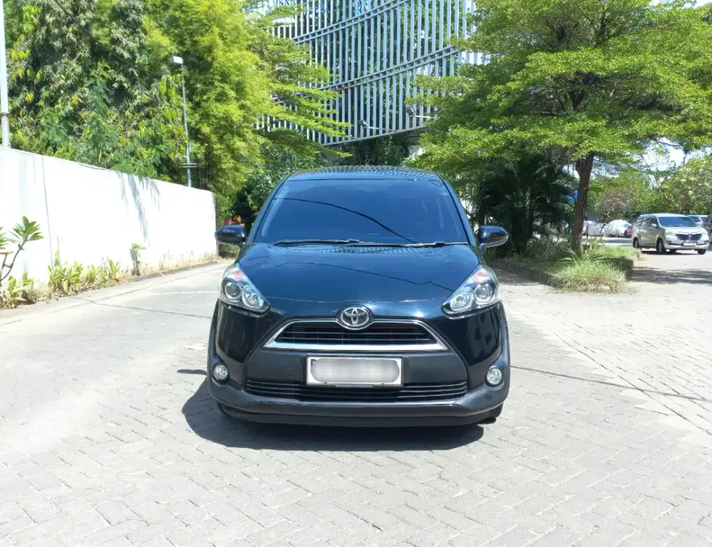 TOYOTA SIENTA V 2017 PAKAI 2018