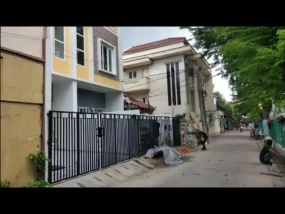 DIJUAL RUMAH 2 LANTAI HADAP TIMUR DI KOMPLEK KELAPA GADING JAKARTA UTARA