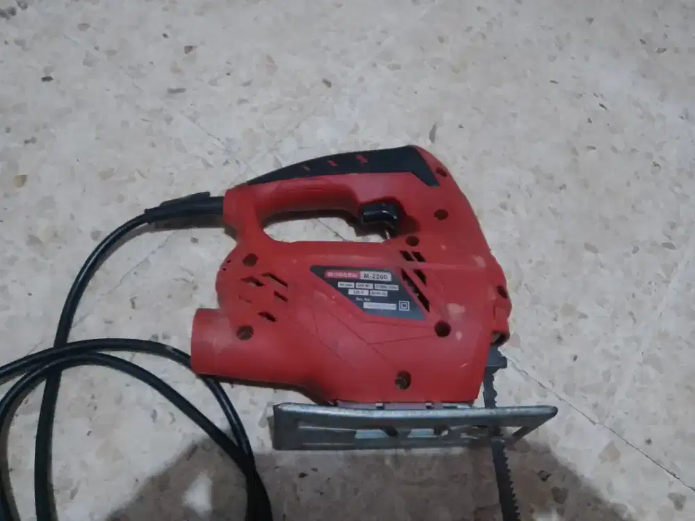 Jigsaw gergaji merk Modern M2200