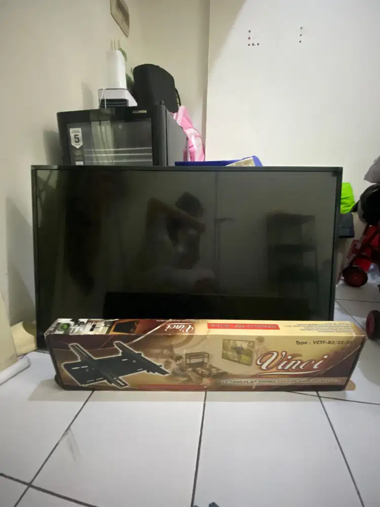 Dijual cepat LED TV Toshiba 43 inch + braket