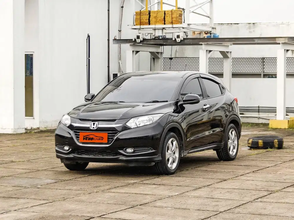 Hrv S AT 1.5 2017 Hitam