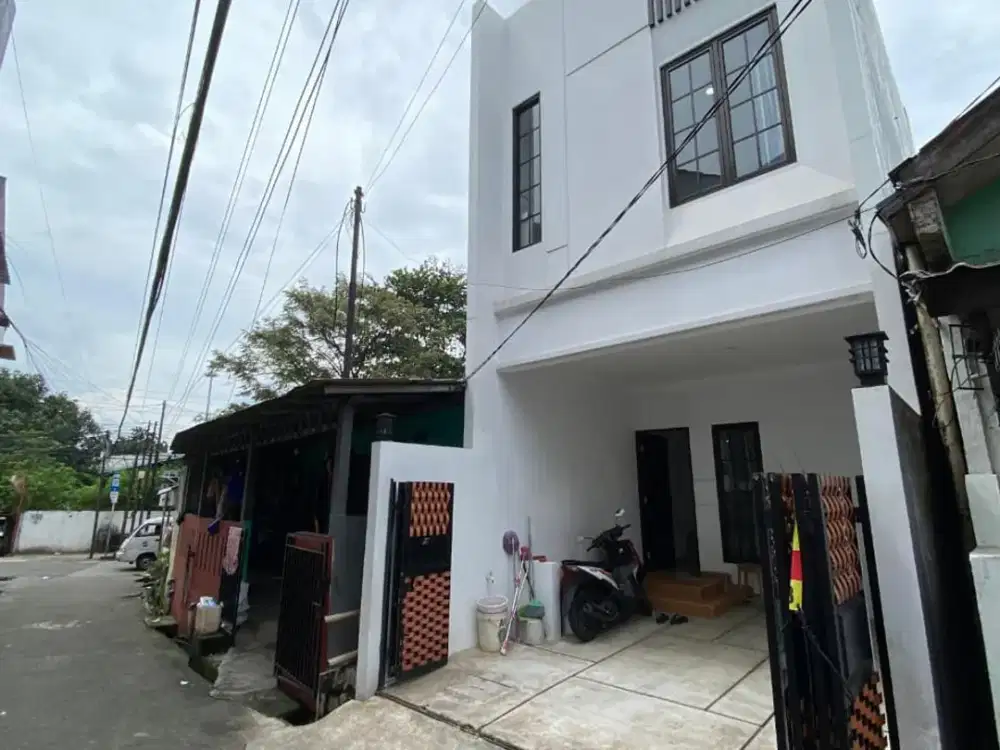 RUMAH BARU MURAH SIAP HUNI LOKASI STRATEGIS di KAMPUNG RAMBUTAN JAKARTA TIMUR
