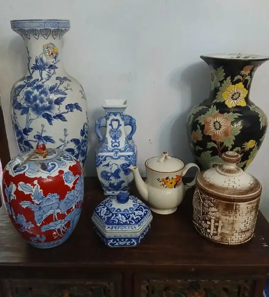 Bunga KristaL & Guci Antik