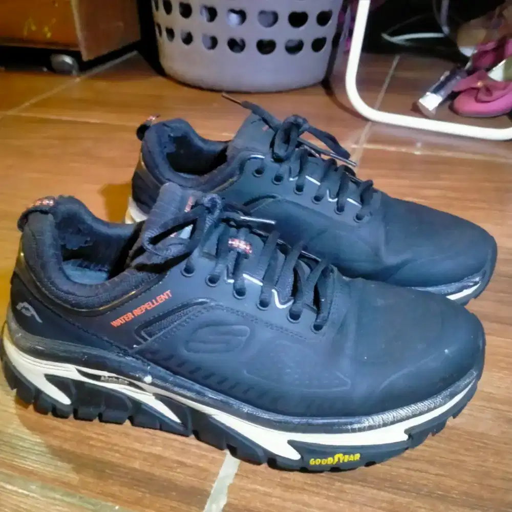 sepatu skechers sz 41